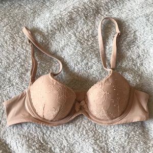 Victoria’s Secret Body by Victoria Lined Demi Bra